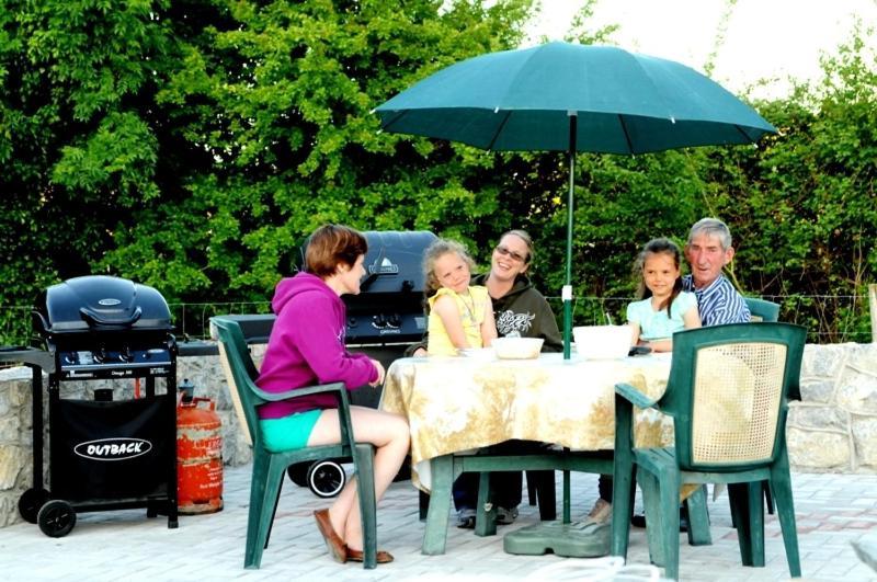Bunratty Arms B&B Екстер'єр фото